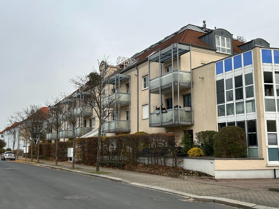 Thumbnail-2-Raum-Wohnung im Erdgeschoss mit Terrasse in Dresden-Leuben