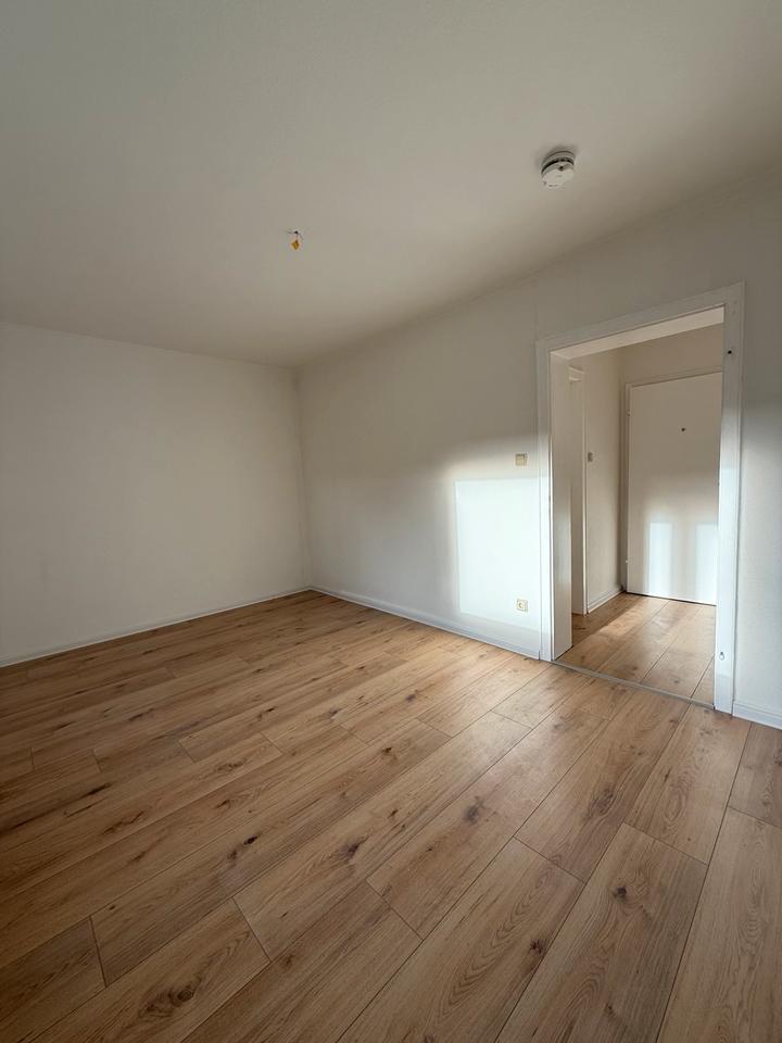 Thumbnail-Helle 2 Zimmerwohnung mit Balkon Breitenbachstrasse