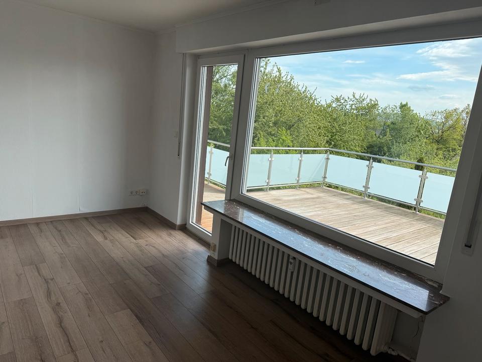 Thumbnail-Helle 4-Zimmer-Wohnung mit großer Dachterrasse & Blick ins Grüne