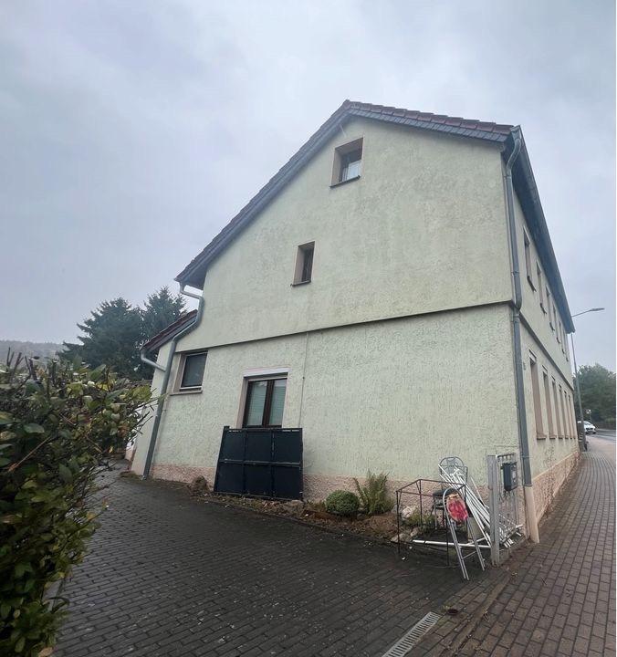 Thumbnail-Ein Zuhause aus zwei Wohnungen: Ein-Zweifamilienhaus mit Garten