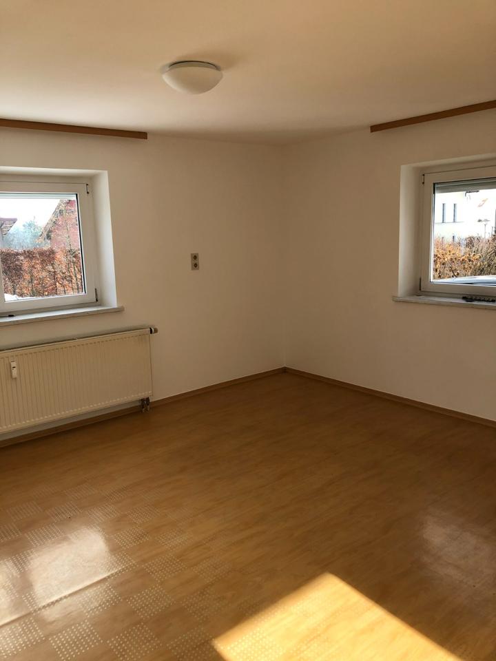 Thumbnail-Frisch renovierte 3 ZKB Mietwohnung mit Garten & eigener Garage