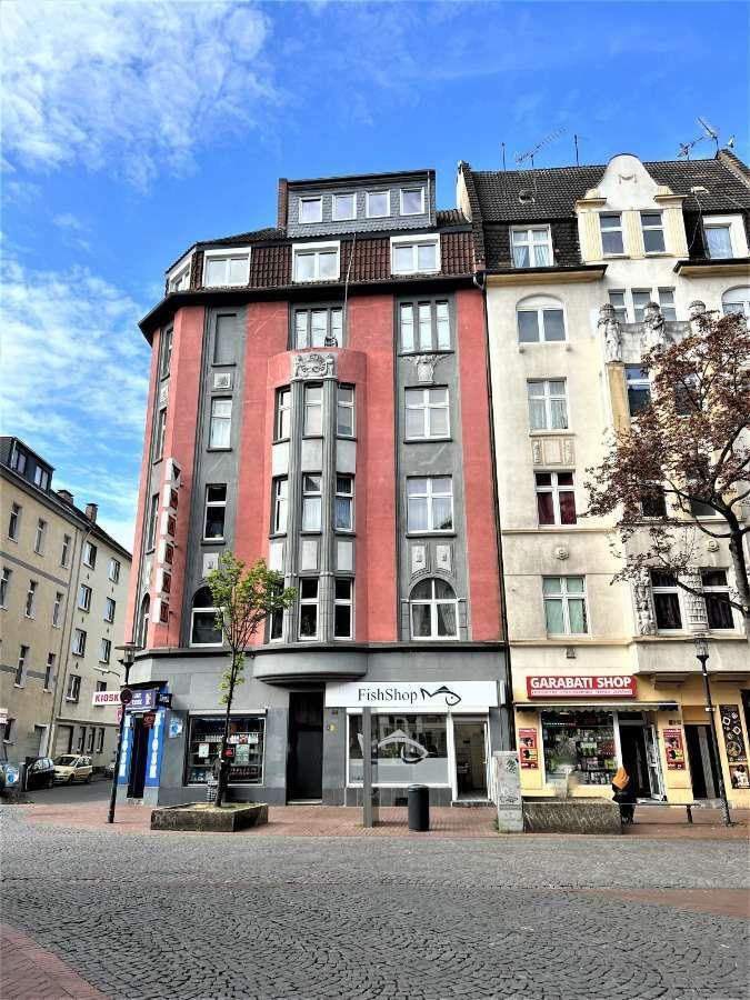 Thumbnail-Große 4-Zimmer-Dachgeschosswohnung mit einer Dachterrasse vermieten.