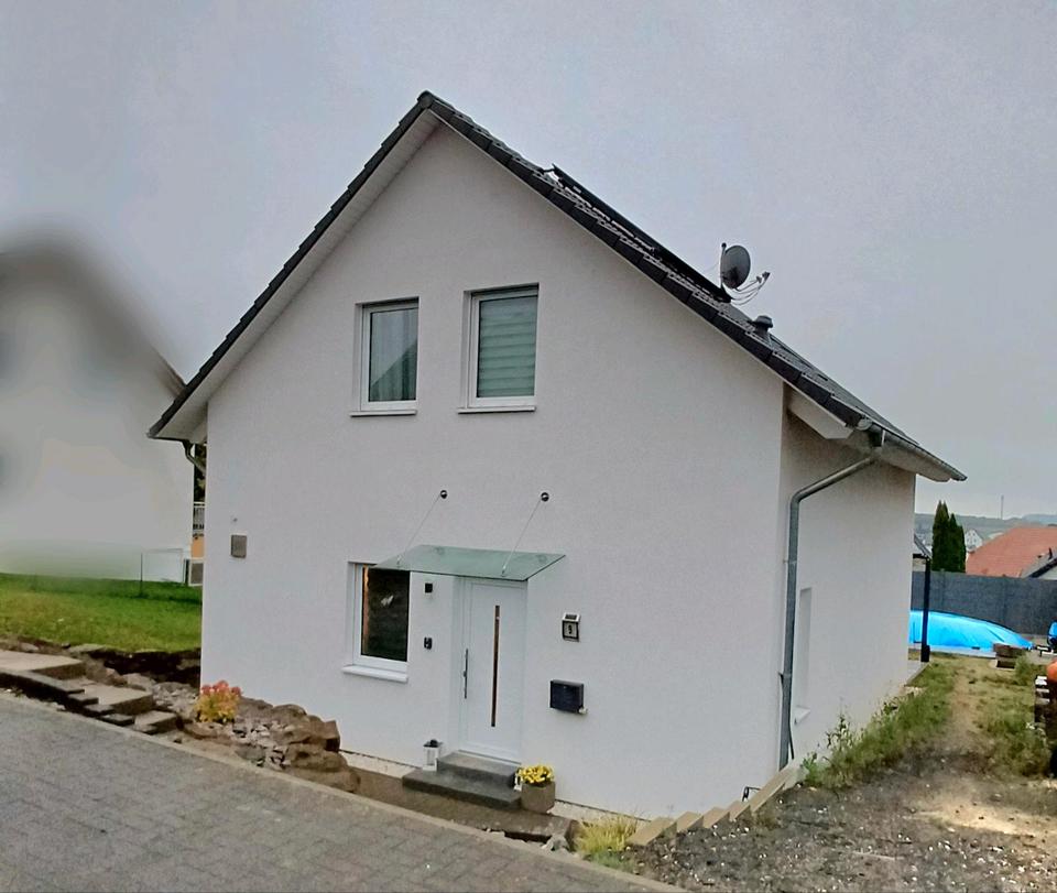 Thumbnail-Einfamilienhaus in ruhiger Lage mit Garten und Pool