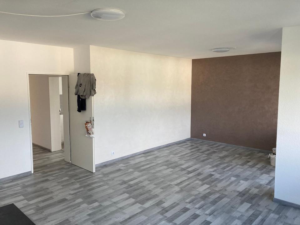 Thumbnail-Ruhige 4-Zi. Wohnung + Balkon und 2 Garagen in Düren-Lendersdorf!