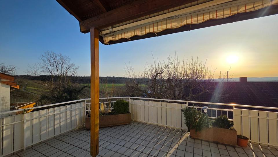 Thumbnail-Wohnen wie im eigenen Haus: 4-Zi.-Wohnung mit großem Südbalkon