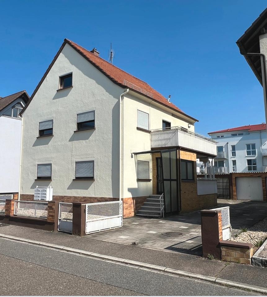 Thumbnail-Schöne helle 4 - Zimmer EG Wohnung in Karlsdorf