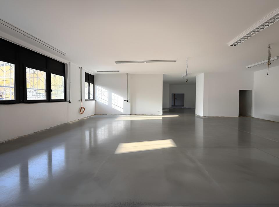 Thumbnail-Ihr neuer Gewerbestandort: Monderne Halle mit Showroom, Büros und perfekter Anbindung