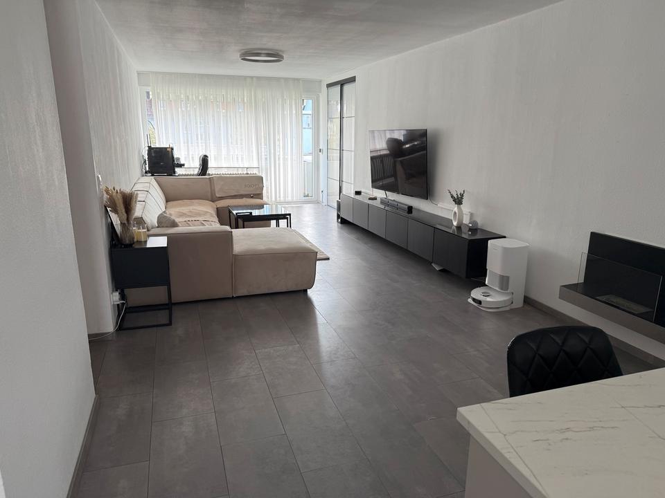 Thumbnail-3,5-4 Zimmer Wohnung zu Vermieten KÜCHE 20.000 PFLICHT!!