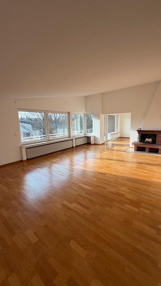 Thumbnail-Geräumige Wohnung am Bandelberg mit Loggia, Kamin, Küche & Garage