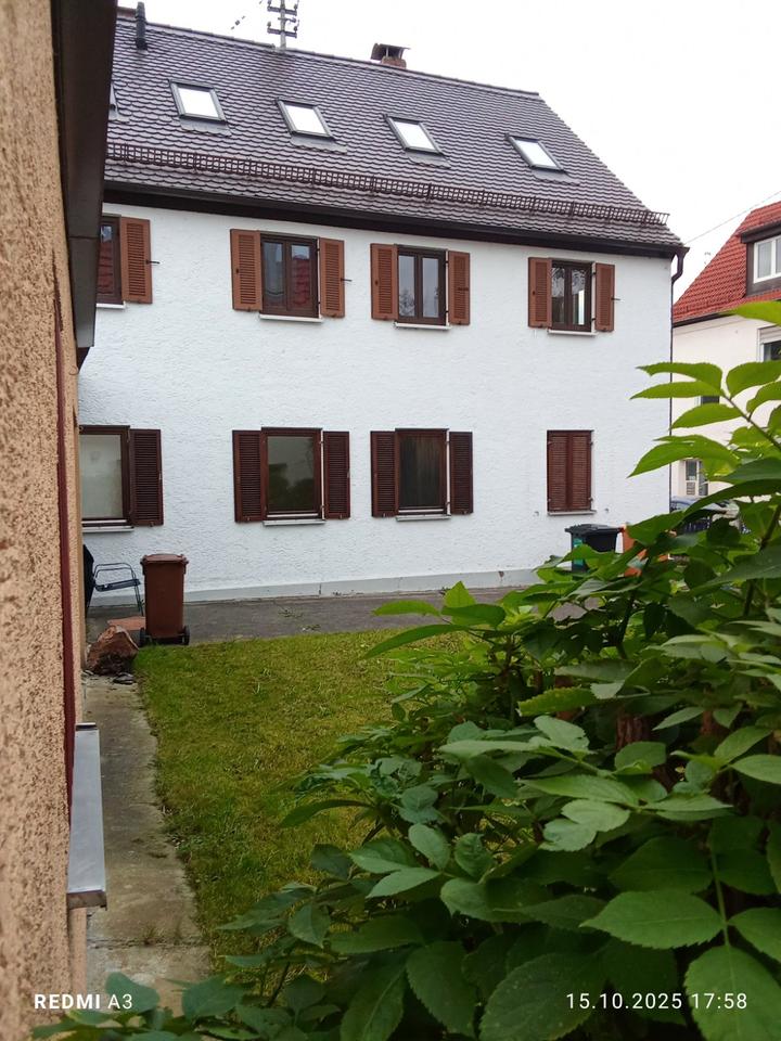 Thumbnail-Wohnhaus mit 3 Wohnungen, Garagenbungalow, Holzgartenhütte
