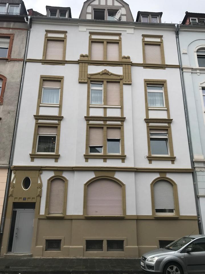 Thumbnail-Großzügige 4-Zimmer-Altbauwohnung in zentraler Lage von OF