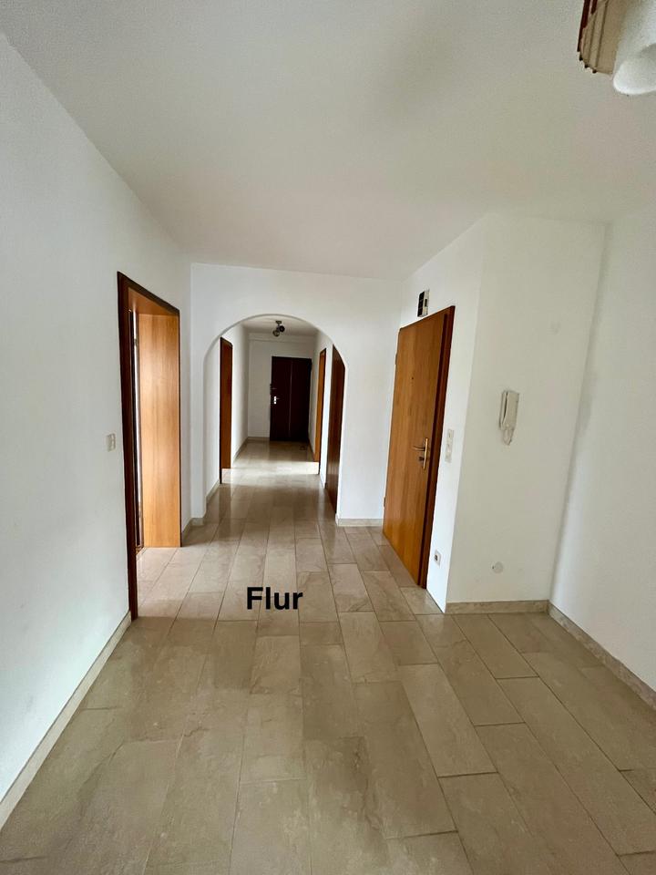 Thumbnail-Großzügige helle EG Wohnung