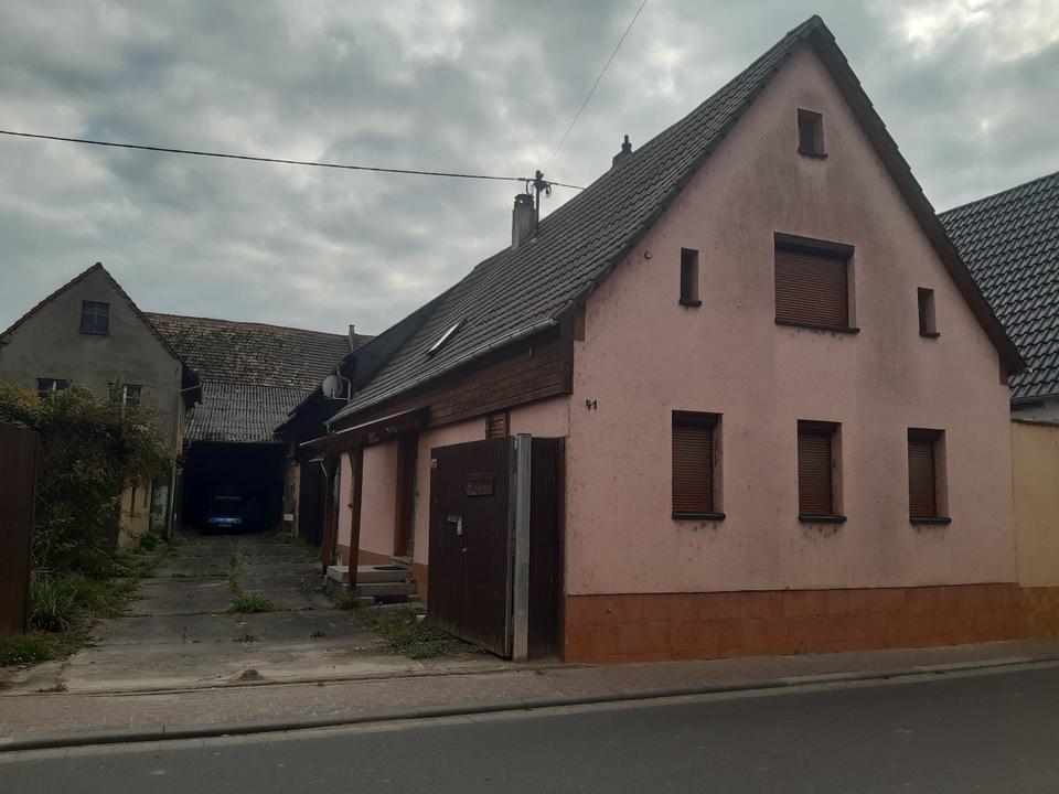 Thumbnail-Ehemaliges landwirtschaftliches Anwesen mit Scheune Nebengebäuden