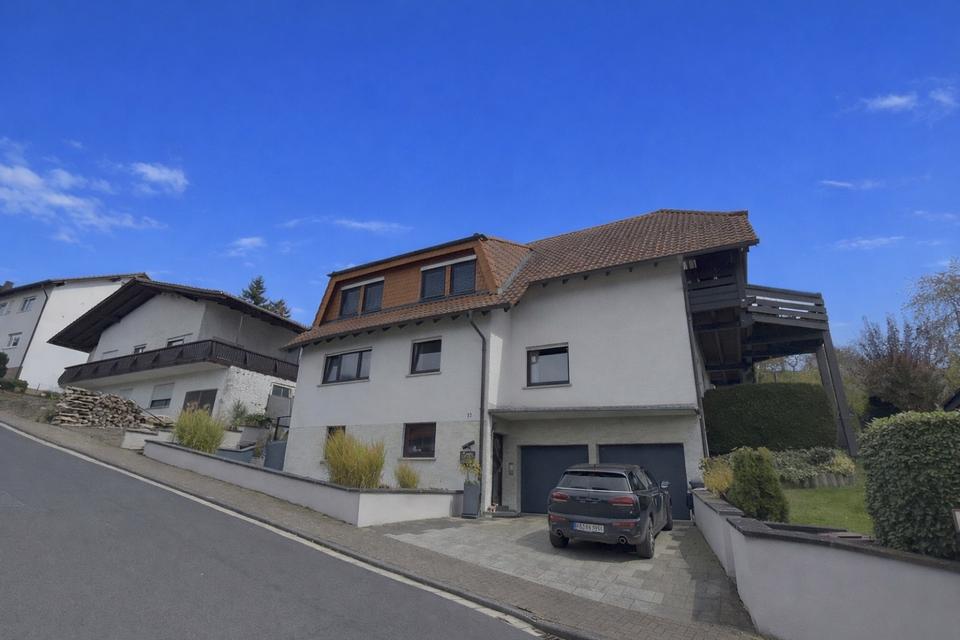 Thumbnail-Zweifamilienhaus in sonniger Hanglage mit herrlichem Weitblick