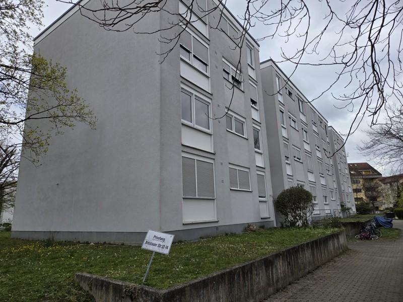 Thumbnail-Moderne 3,5-Zimmer-Wohnung mit Balkon in zentraler Lage