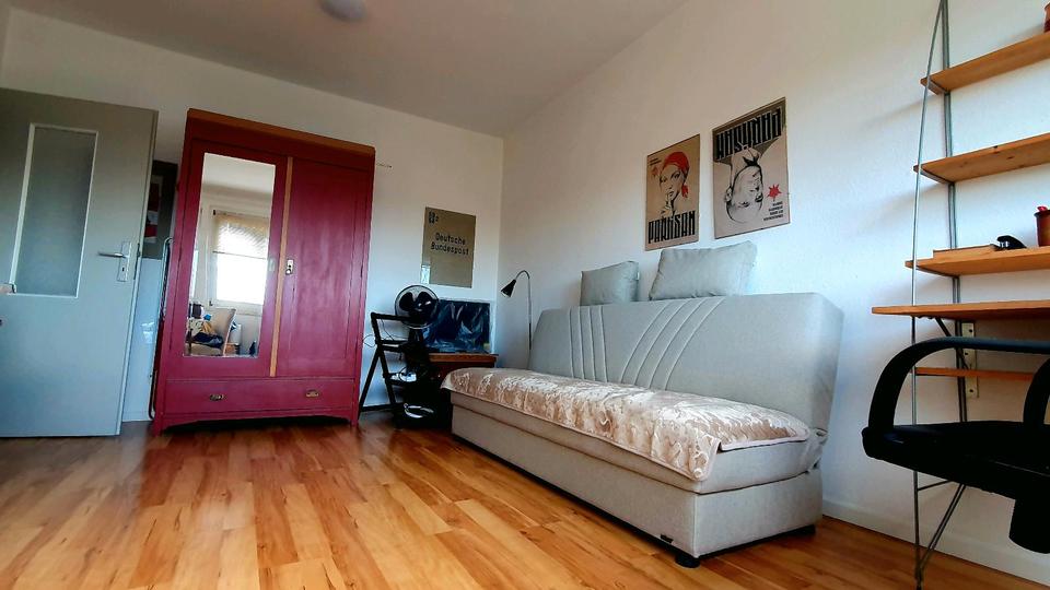 Thumbnail-Reick: Ein-Zimmer-Wohnung vollmöbliert