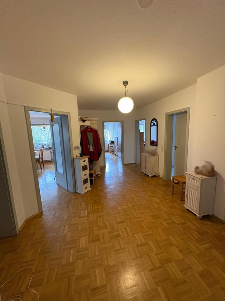 Thumbnail-Frisch renovierte 4-Zimmer-Wohnung – Balkon, Garage & viel Platz