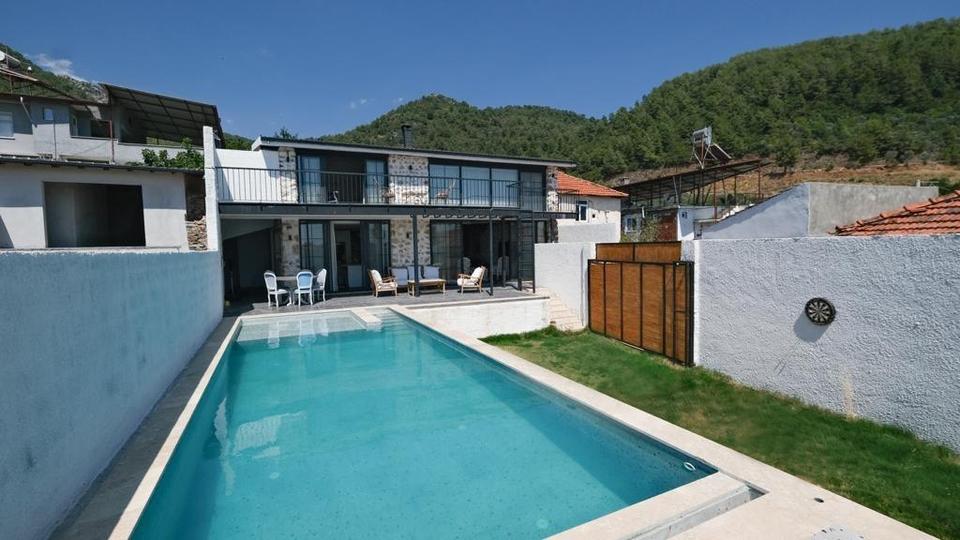 Thumbnail-5 Zimmer Social Haus (Villa) mit Pool & Garten – ruhig & luxuriös