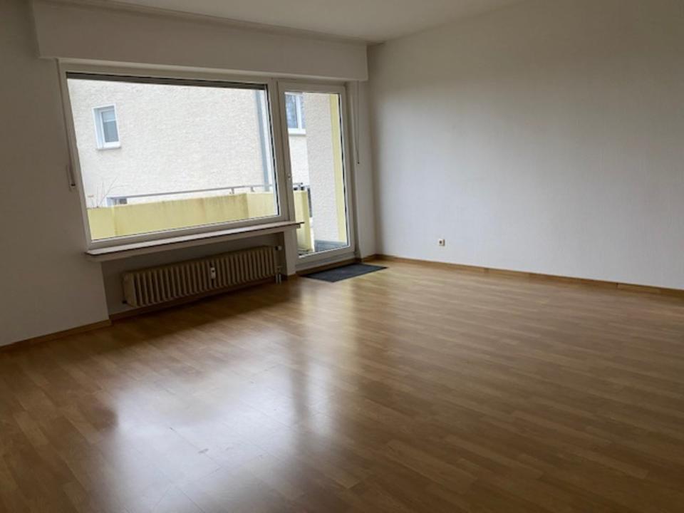Thumbnail-Sehr schöne 2 Zimmer- Wohnung mit Balkon zu vermieten