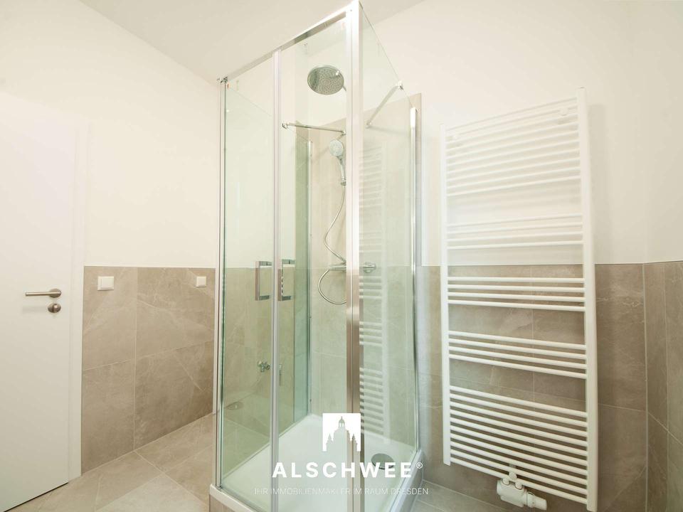 Thumbnail-EXKLUSIV***EG*Hochparterre*Sanierte 2 zwei-Zimmer Wohnung mit Balkon inkl. EBK und Stellplatz!