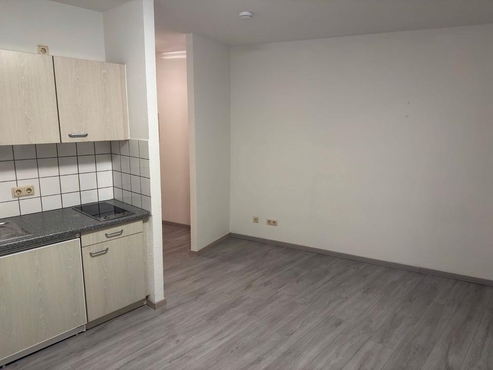 Thumbnail-1-Zimmer-Wohnung mit Balkon in Homburg – ideal für Singles oder Studenten