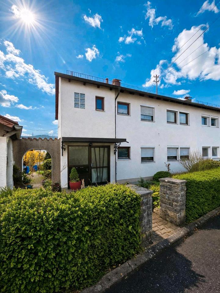 Thumbnail-Zweifamilienhaus mit Garage in ruhiger Wohnlage