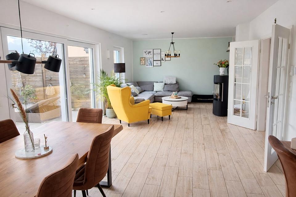 Thumbnail-Neuwertiges EFH (2019) mit Pool, PV und Wallbox – nahe Bonn