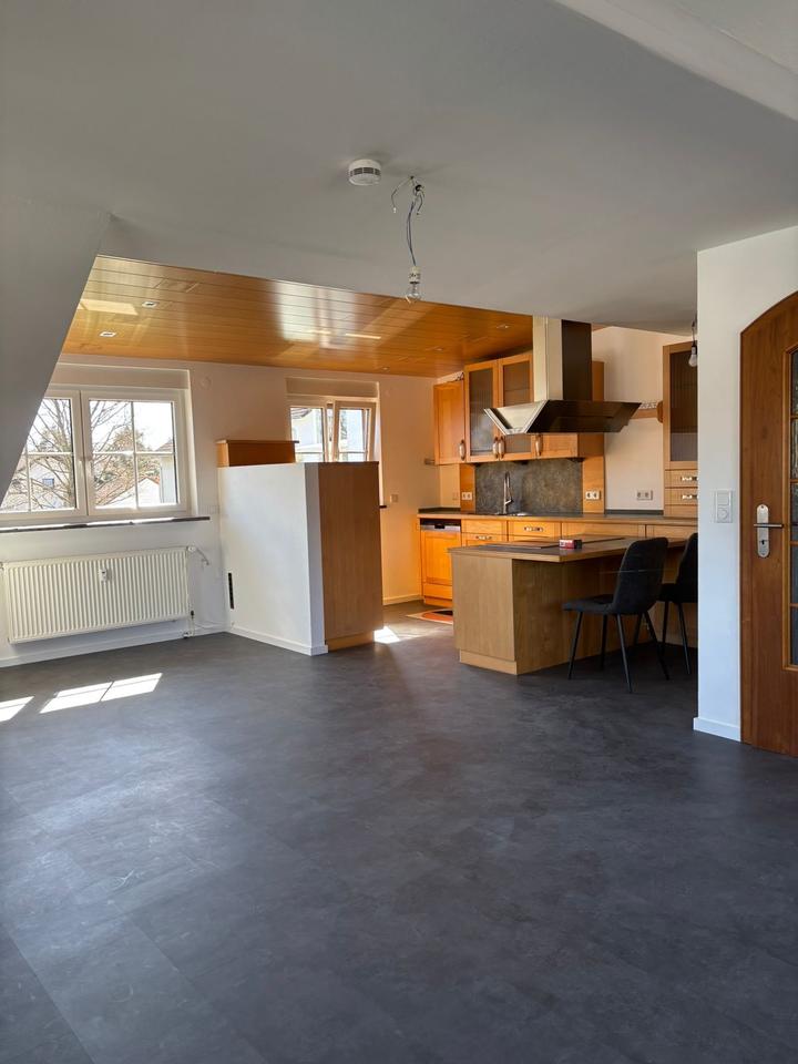 Thumbnail-3-Zimmer-Dachgeschosswohnung mit Kamin & Balkon in Aschaffenburg