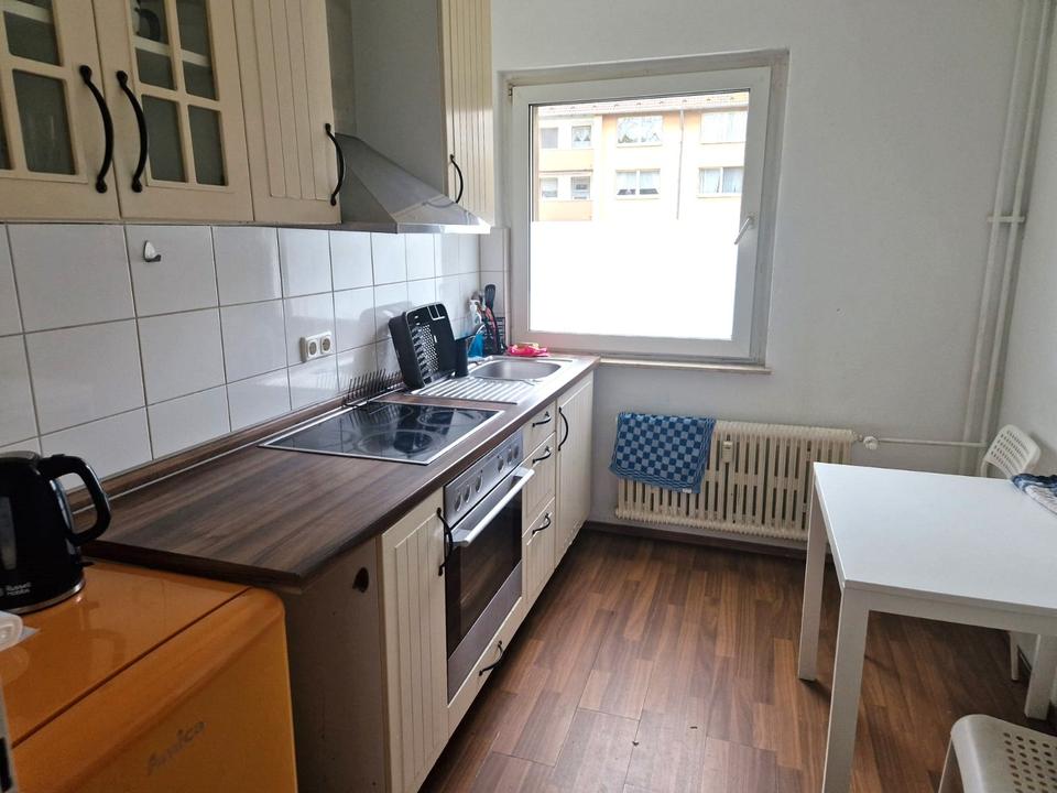 Thumbnail-Charmante 3-Zimmer-Erdgeschosswohnung mit Balkon und Einbauküche