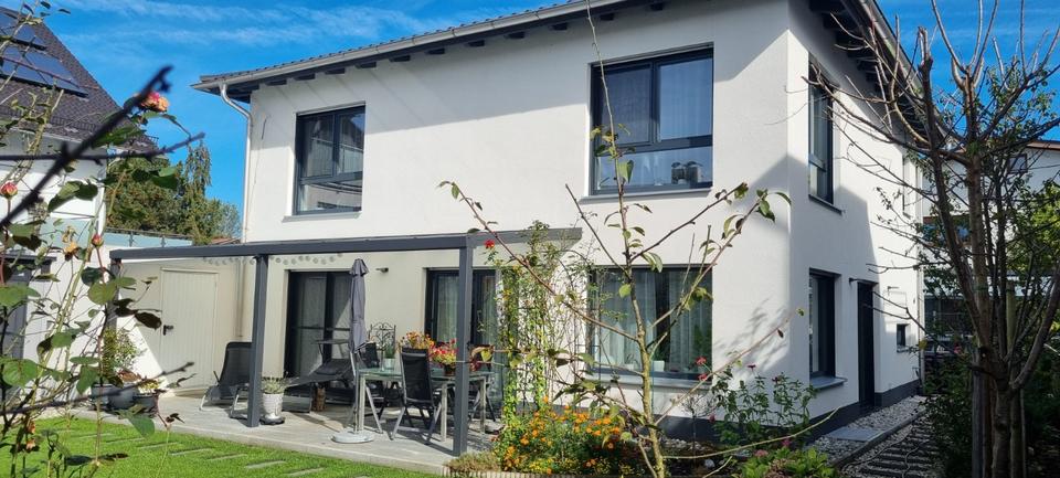 Thumbnail-Neuw Massiv Stadtvilla großzüg. Raumaufteilung hochw. Naturbaust.