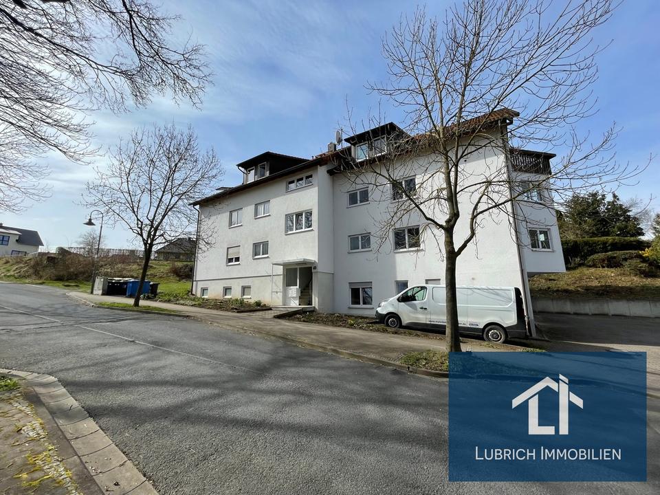 Thumbnail-Diese attraktive und barrierearme Wohnung befindet sich in einem gepflegten Mehrfamilienhaus in Kranichfeld. Durch einen separaten Eingang erreichen Sie die Wohnfläche von ca. 73 m² die sich auf...