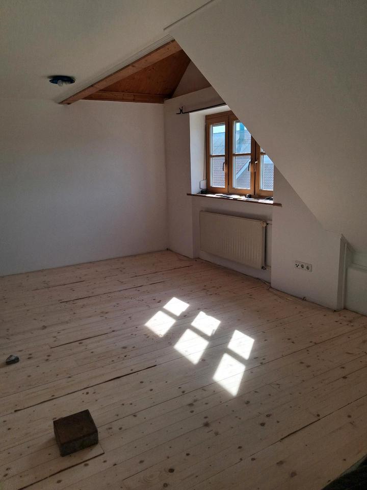 Thumbnail-Helle Wohnung, Dachgeschoss, 58 qm in Einfamilienhaus, 2 Zimmer