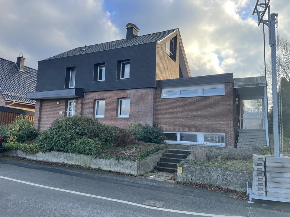 Thumbnail-Großzügige 3-Zimmer-Wohnung mit Einbauküche in einem gepflegten 2-Familienhaus in Herringhausen