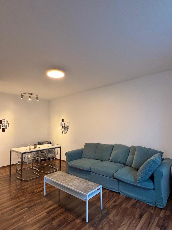 Thumbnail-Helle Wohnung in der Altstadt mit Balkon, EBK & Möbeln abzugeben!