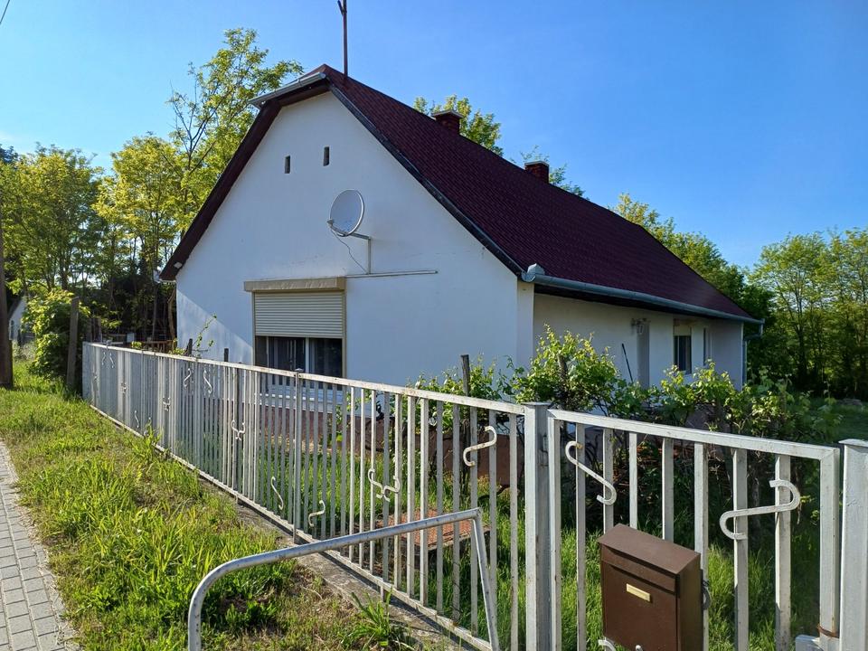 Thumbnail-Kleines bezugsfertiges Haus, nicht weit vom Balaton.