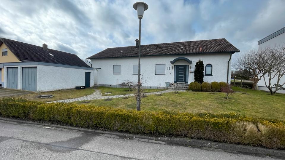 Thumbnail-Großzügiger Bungalow in Sonniger, ruhiger Lage mit Wintergarten.