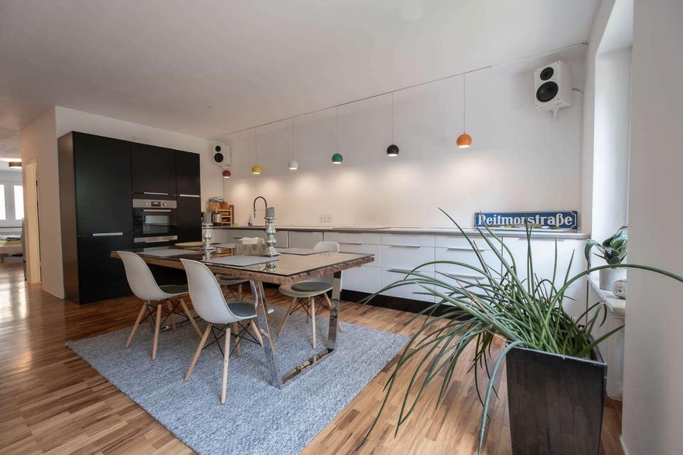 Thumbnail-Lehel - möblierte großzügige Terrassenwohnung, offener Grundriss