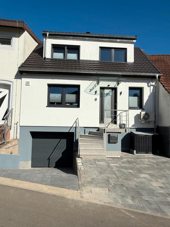 Thumbnail-Top-renoviertes Einfamilienhaus in Oberbexbach, ohne Makler