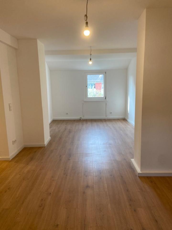 Thumbnail-Helle, charmante frisch sanierte 2 Zi-DG-Wohnung in Müngersdorf