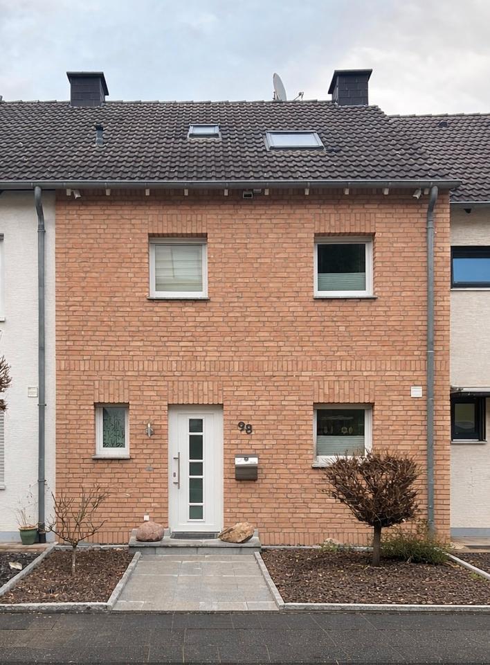 Thumbnail-Saniertes Reihenhaus mit 5,5 Zimmern und schönem Garten in Hennef