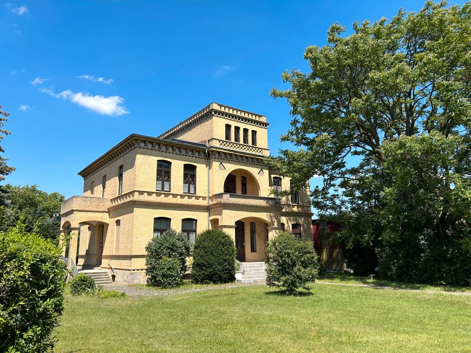 Thumbnail-Schöne 3 Raumwohnung im DG einer Stadtvilla Provisionsfrei