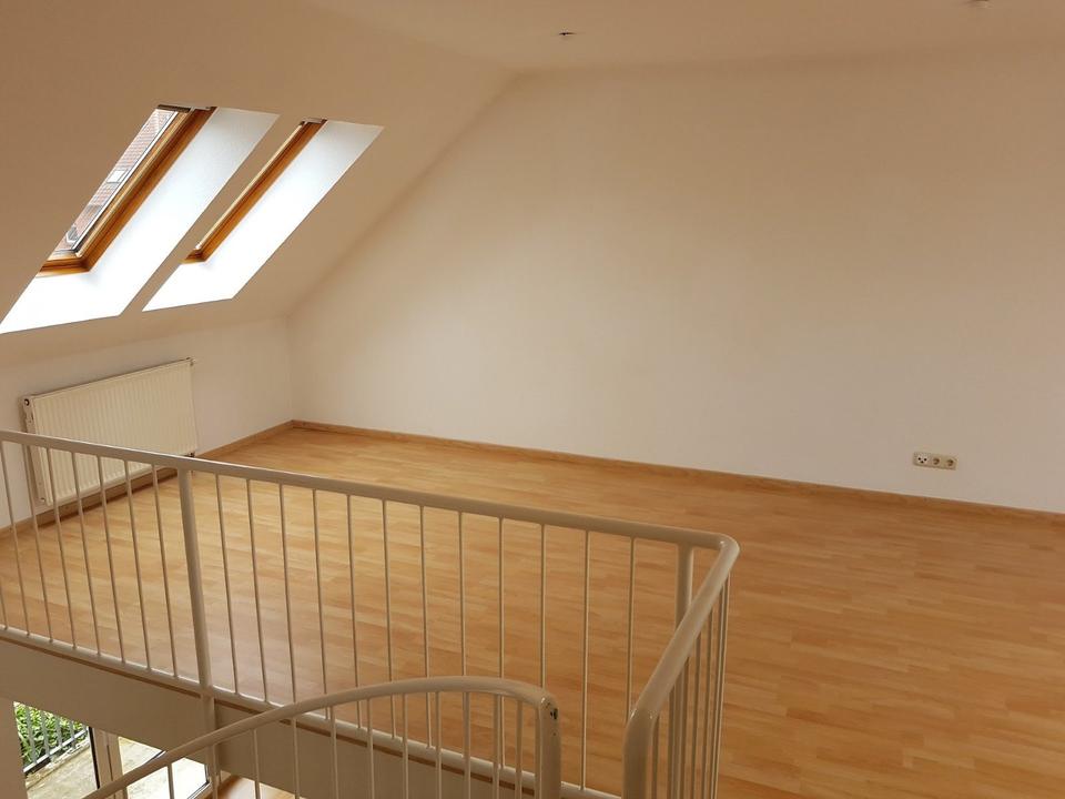 Thumbnail-Sehr schöne 4-Zimmer Maisonette-Wohnung mit SW-Balkon + Carport