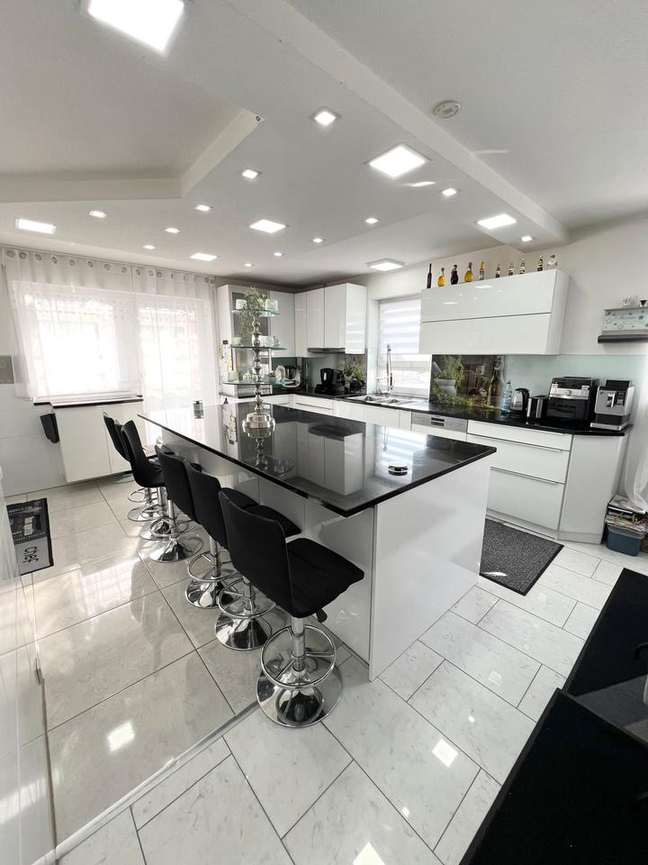 Thumbnail-Großzügiges Einfamilienhaus ELW Doppelgarage Garten