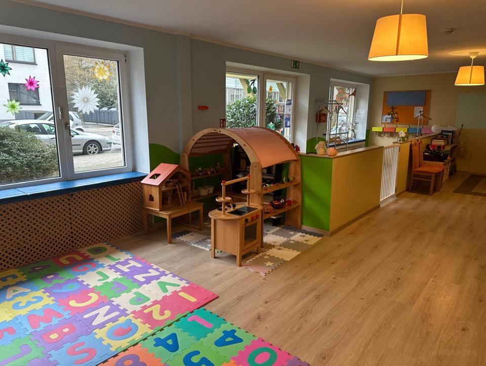 Thumbnail-Gewerbefläche mit großem Garten in Düsseldorf-Golzheim – ideal für Kita, Tagesmutter oder Büro