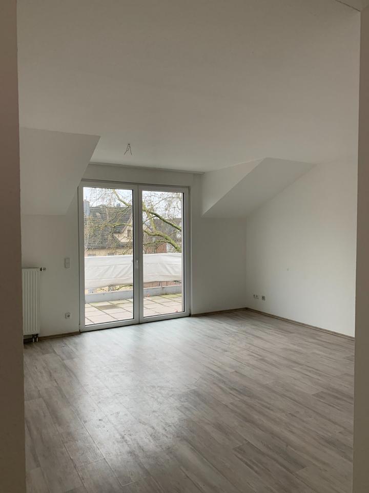 Thumbnail-2-Raum DG-Wohnung mit Stellplatz und Balkon