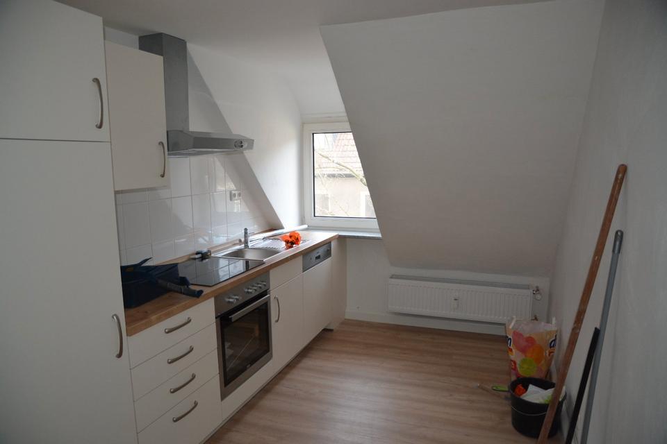 Thumbnail-Renovierte Dachgeschoss-Wohnung in Holsterhausen mit Einbauküche