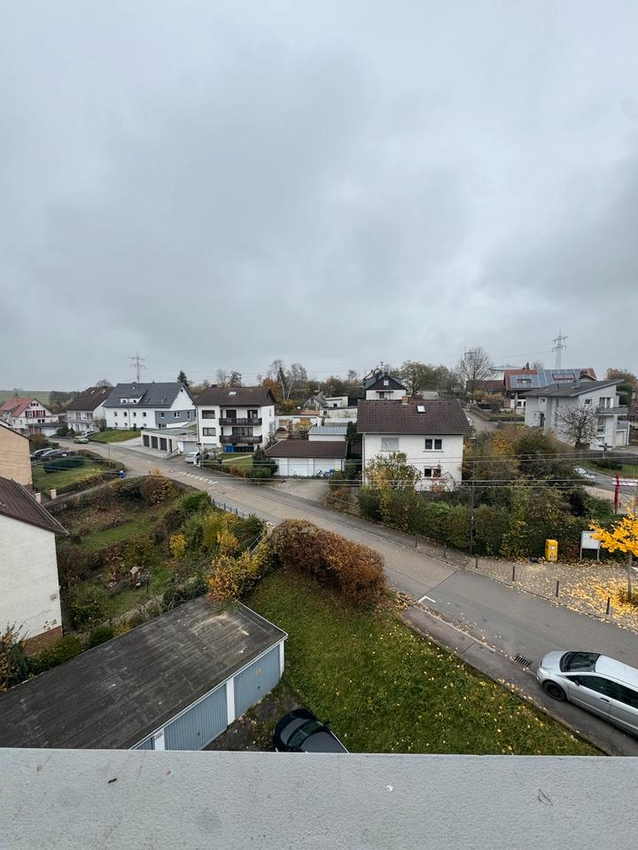 Thumbnail-3,5 Zimmer Wohnung mit Balkon und Panoramablick