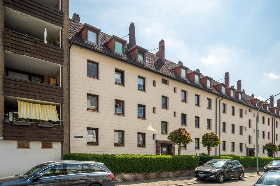Thumbnail-Renovierte 2 Zimmer Dachgeschosswohnung ab sofort!