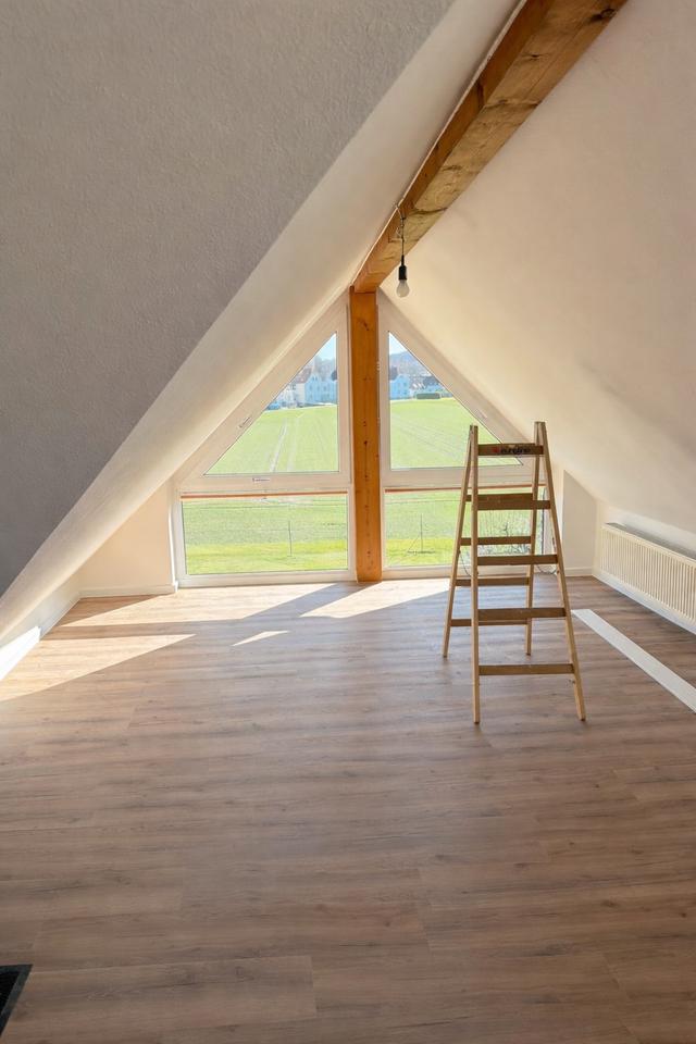 Thumbnail-Schöne, helle Dachgeschosswohnung