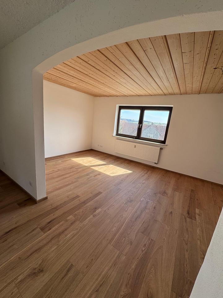 Thumbnail-Helle 2,5 Zimmer Etagenwohnung neu saniert in Mallersdorf